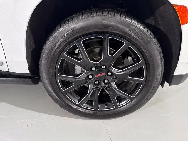 Used 2023 White GMC Denali image 13