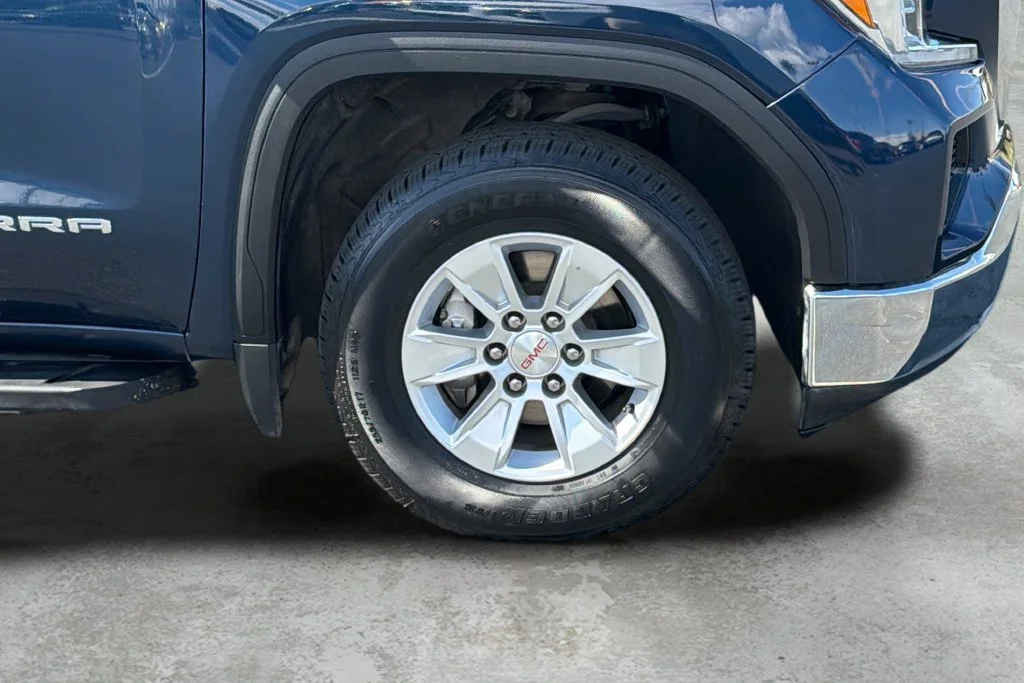 Certified Used 2020 PACIFIC BLUE METALLIC GMC SLE image 9