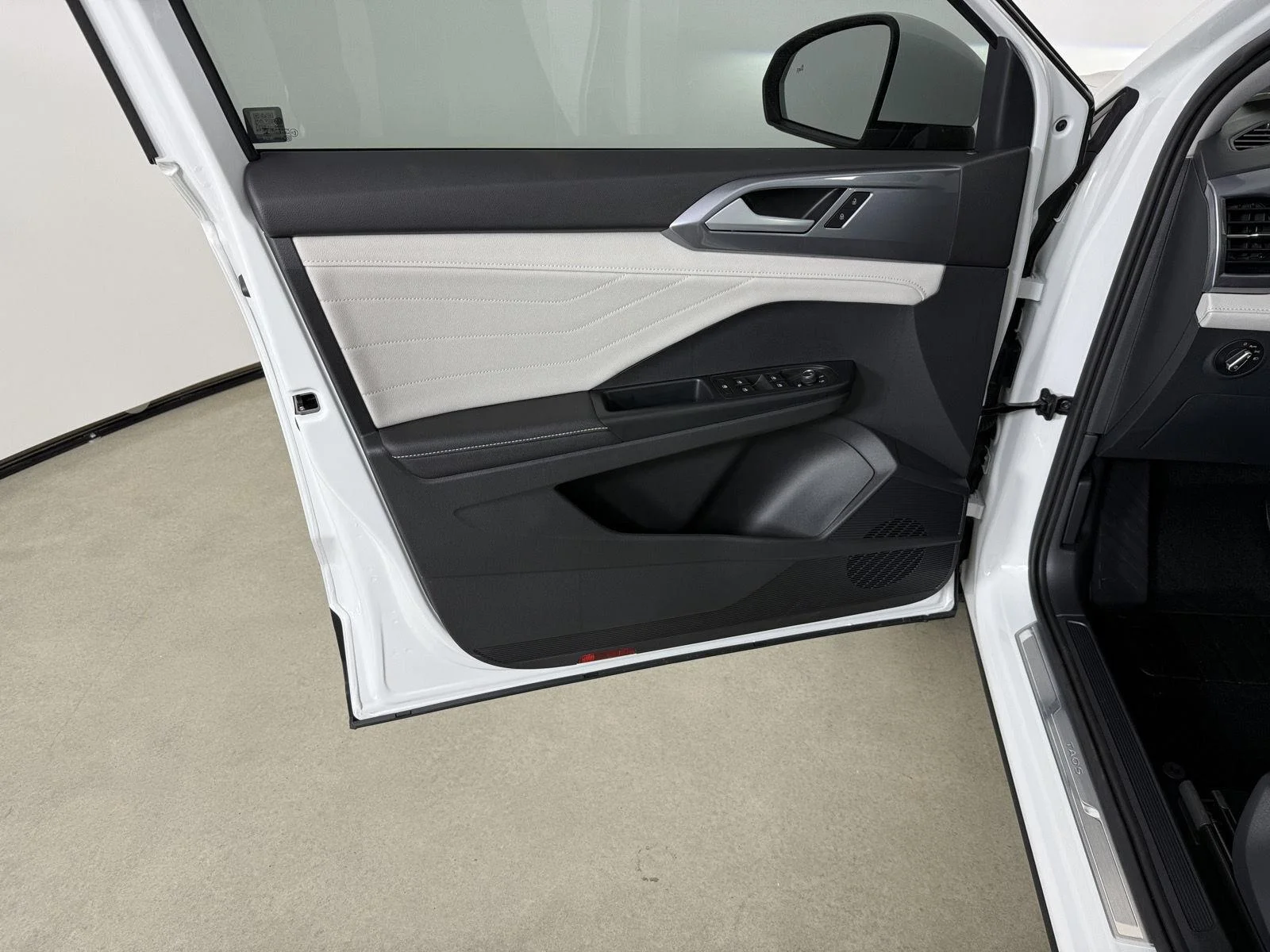 New 2027 Pure White Volkswagen SEL image 10