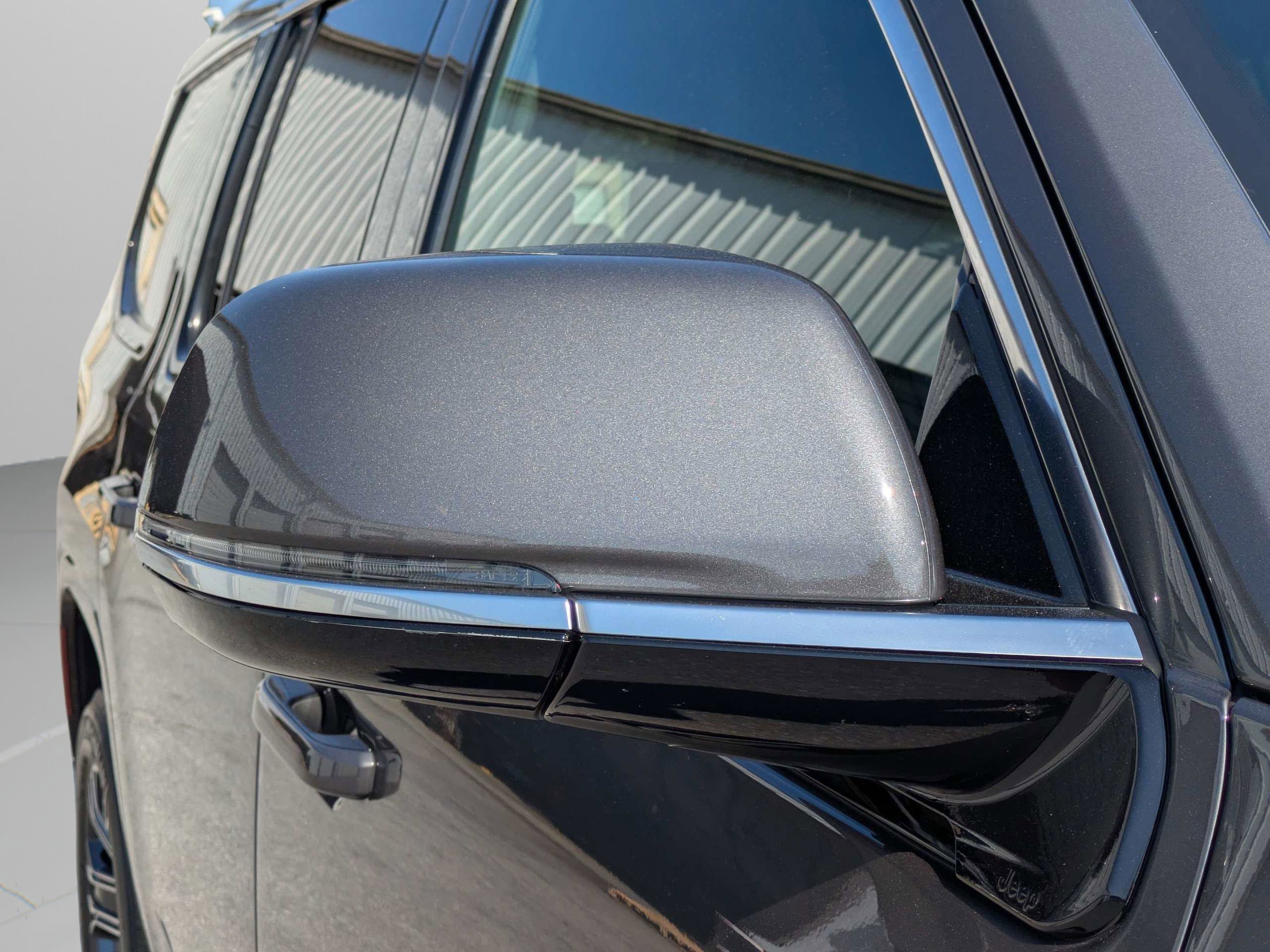 Used 2022 Baltic Gray Metallic Clearcoat Jeep Series III image 32