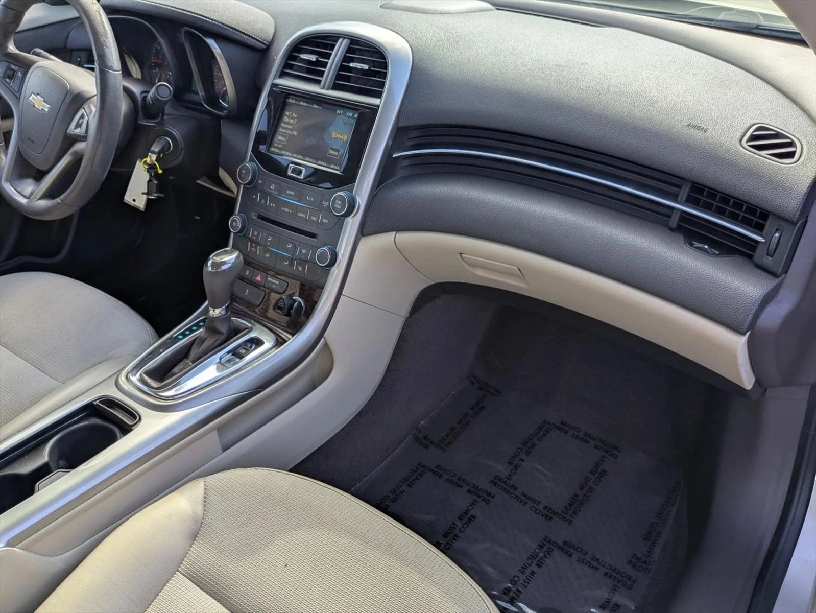 Used 2013 Champagne Silver Metallic Chevrolet LT image 20