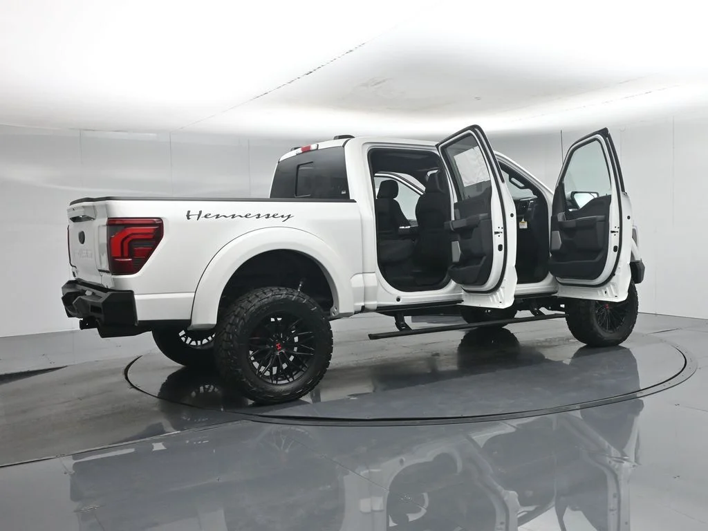 New 2026 Star White Metallic Tri-Coat Ford Lariat image 5