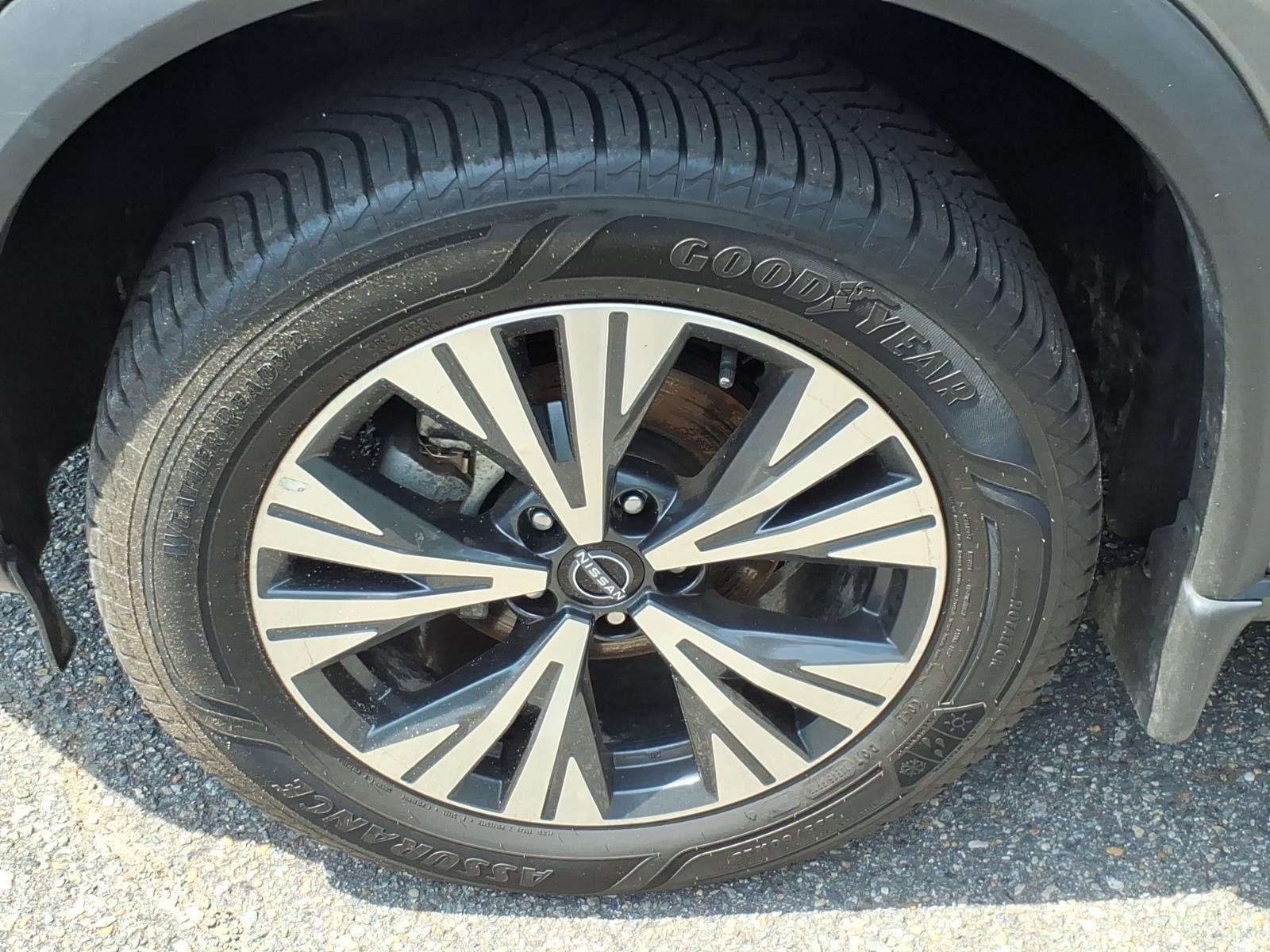 Used 2023 Gun Metallic Nissan SV image 4