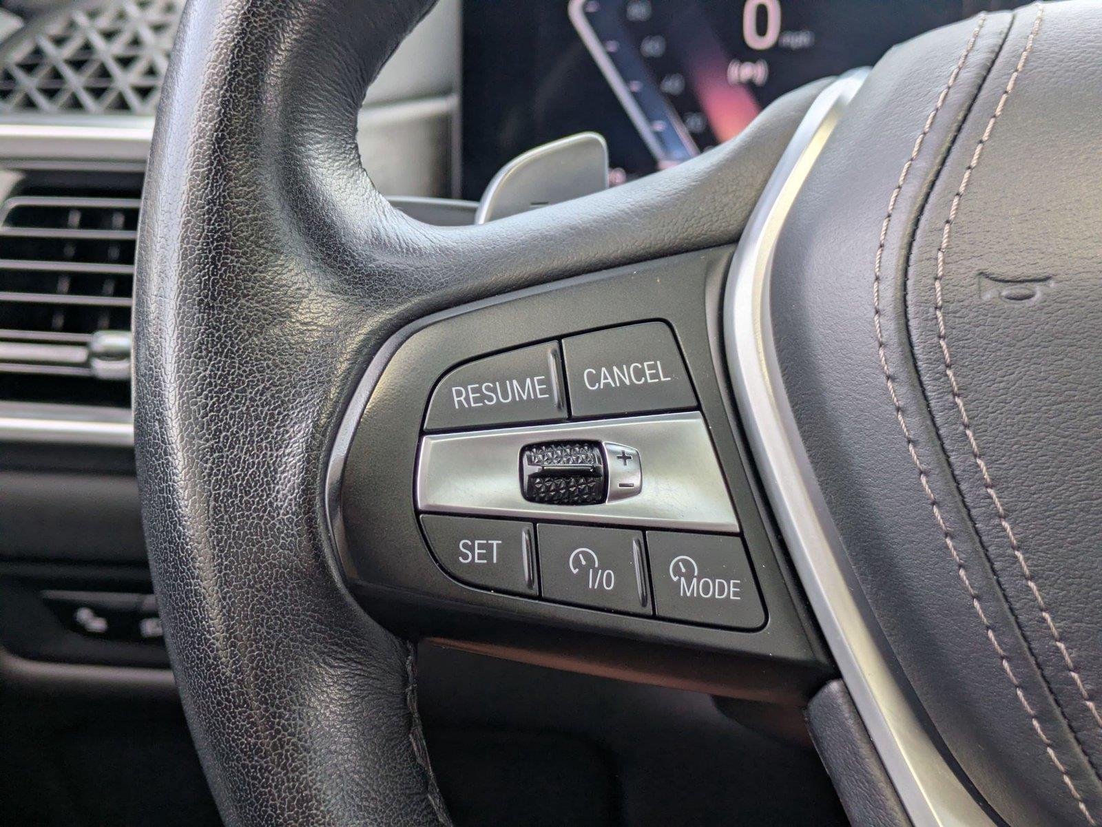 Used 2024 Alpine White BMW xDrive40i image 17