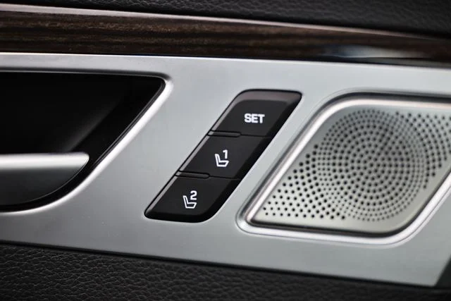 Used 2020 Himalayan Gray Genesis 3.8 image 16