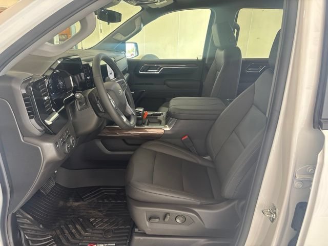 New 2026 Summit White Chevrolet LT Trail Boss image 3