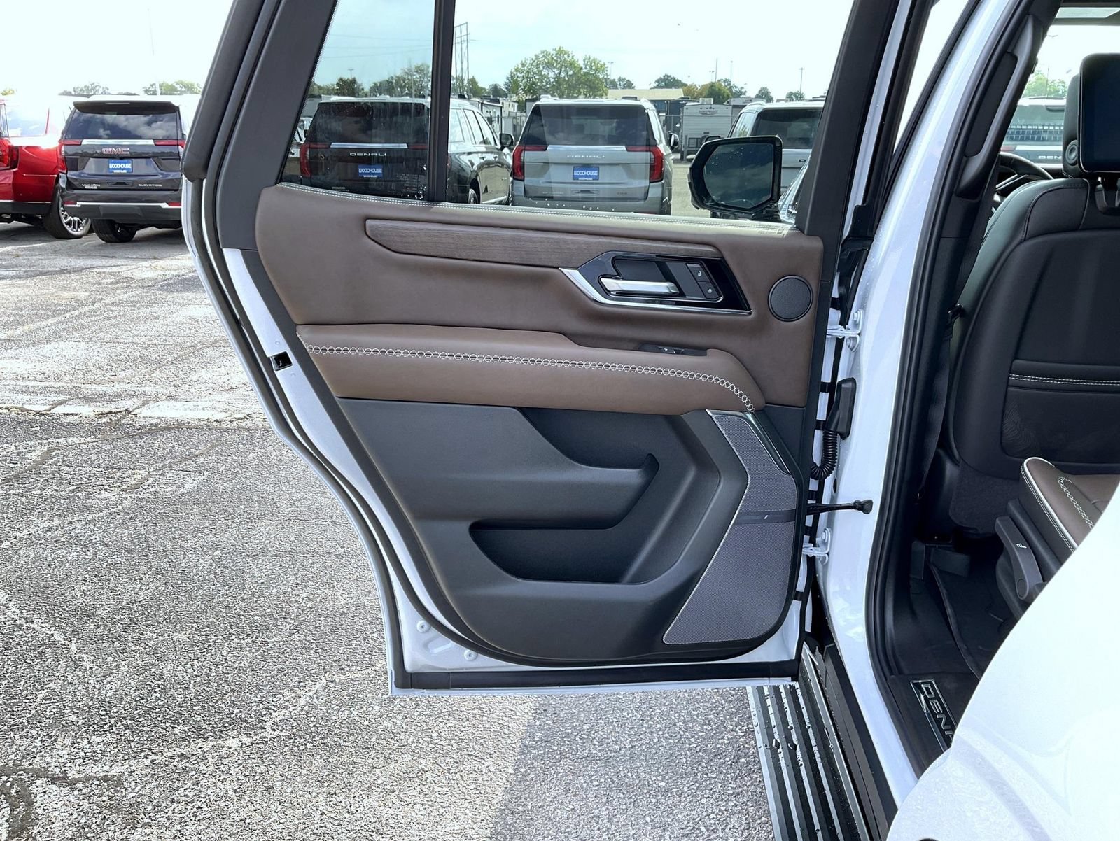 New 2026 Glacier White Tricoat GMC Denali Ultimate image 22