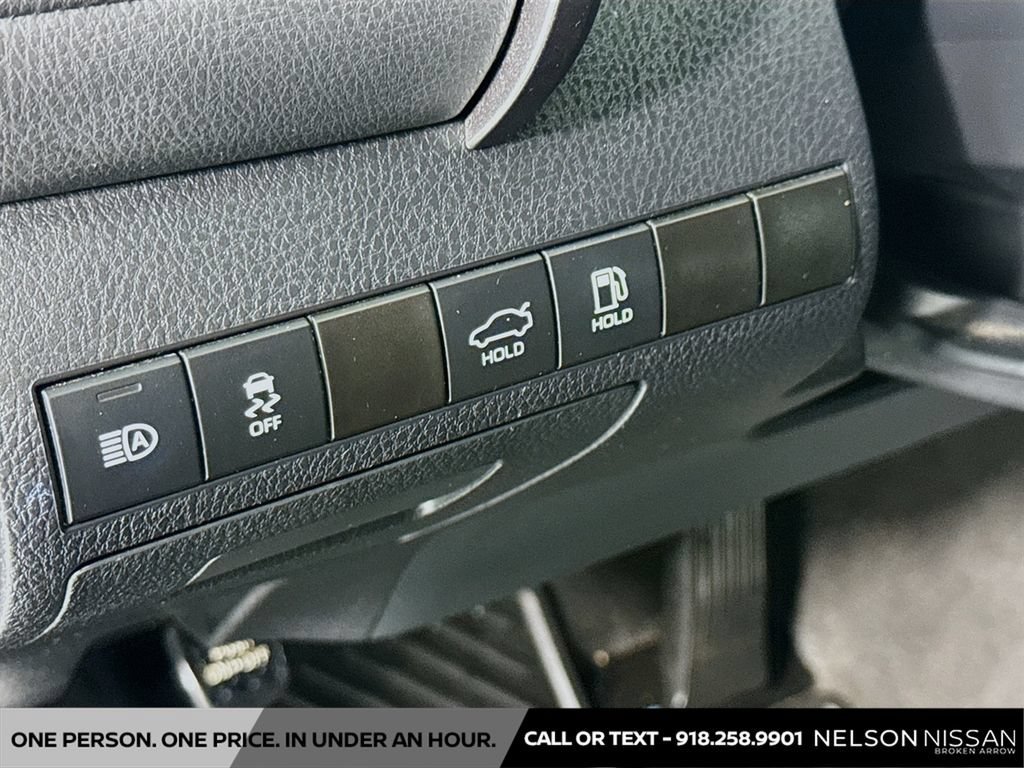 Used 2019  Toyota LE image 10