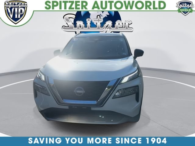 Used 2023 White Nissan SL image 3