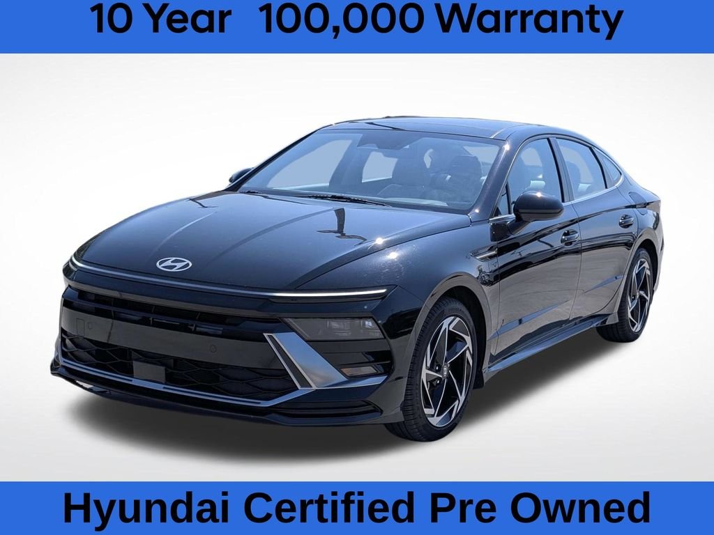 Certified Used 2025 Black Hyundai SEL Convenience image 3