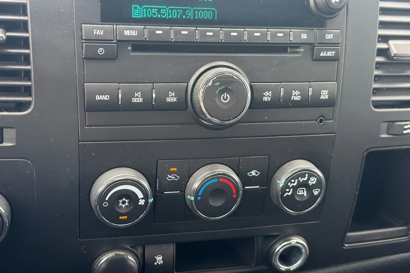Used 2010 Blue Granite Metallic Chevrolet LT image 16