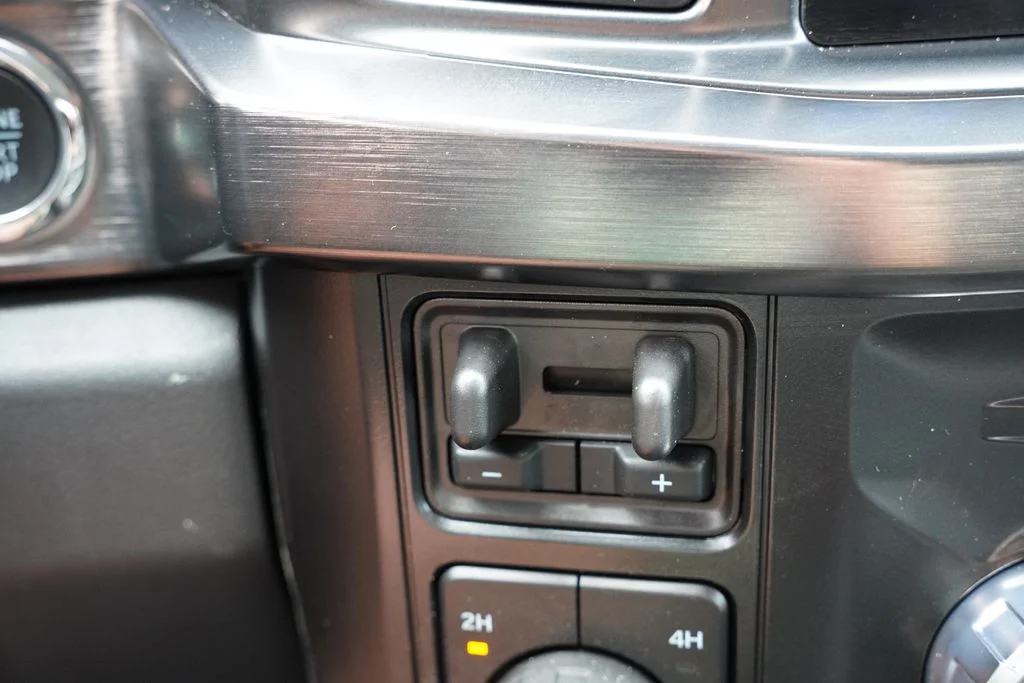 Used 2026 Oxford White Ford Lariat image 33