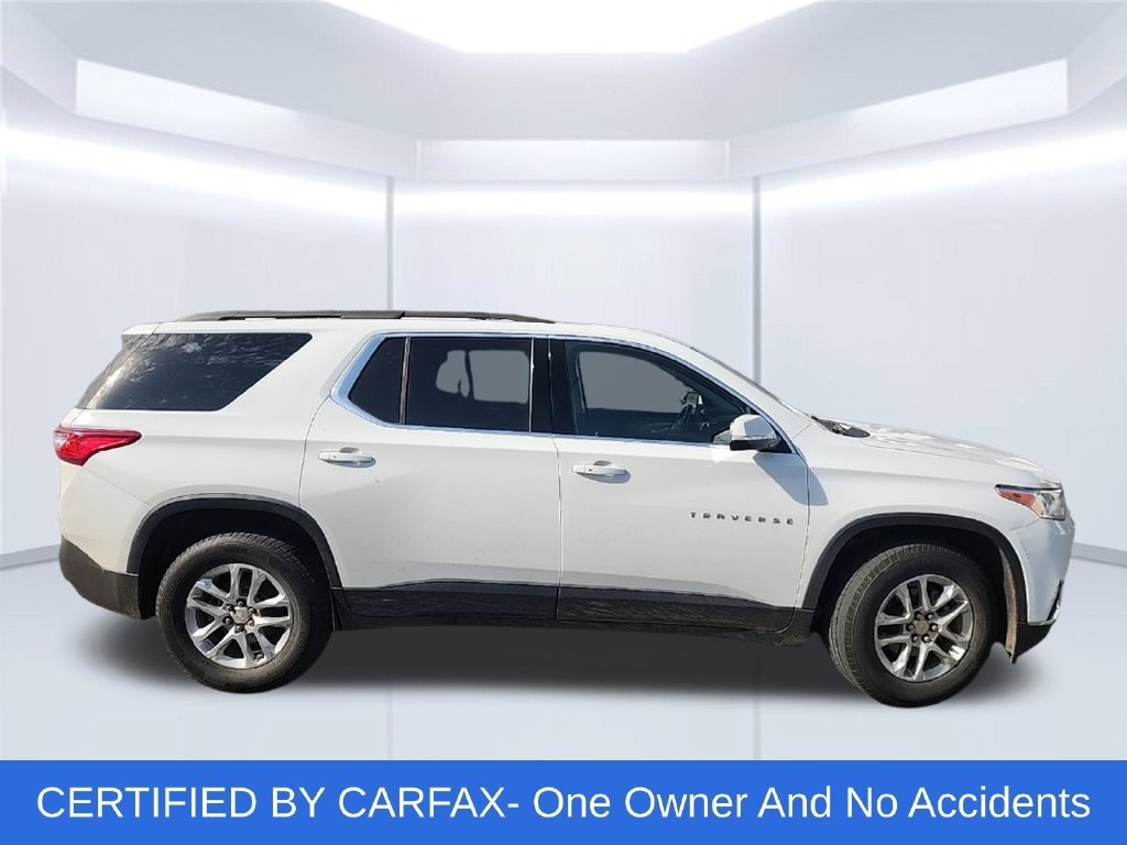 Used 2021 Chevrolet Traverse 1LT with VIN 1GNEVGKW2MJ116518 for sale in Northfield, Minnesota