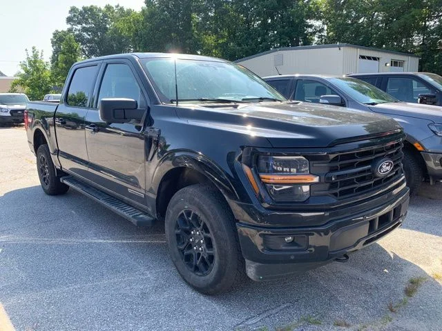 Used 2024 Black Ford XLT image 2