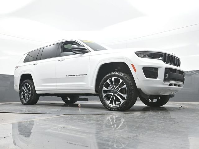 Used 2023 White Jeep Overland image 23