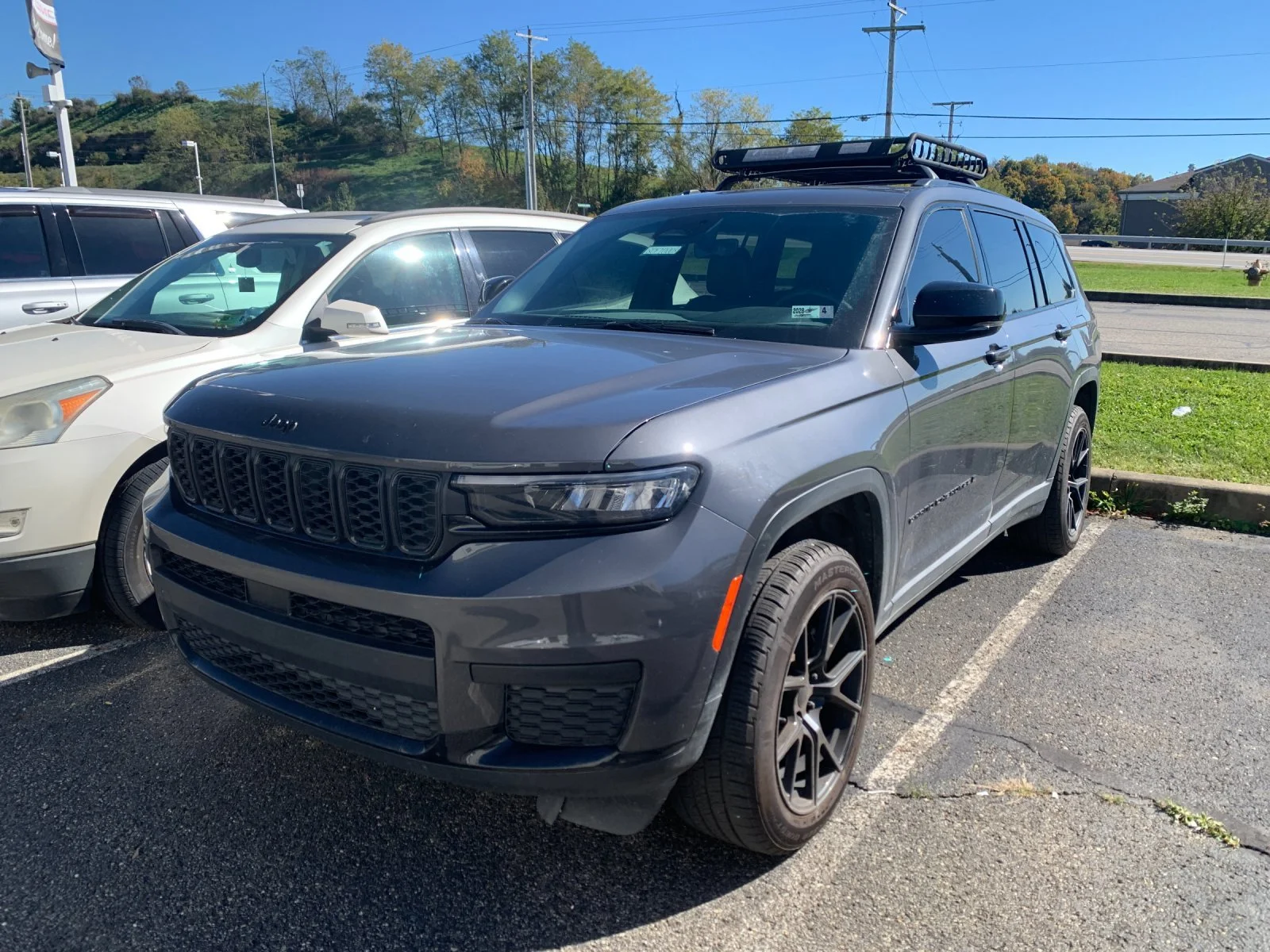 Used 2025 Gray Jeep Altitude X 4x4 image 5