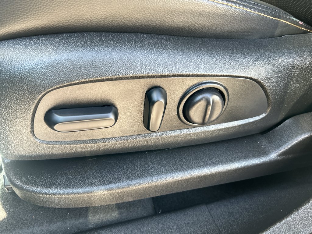 Used 2018 Silver Ice Metallic Chevrolet Premier image 18