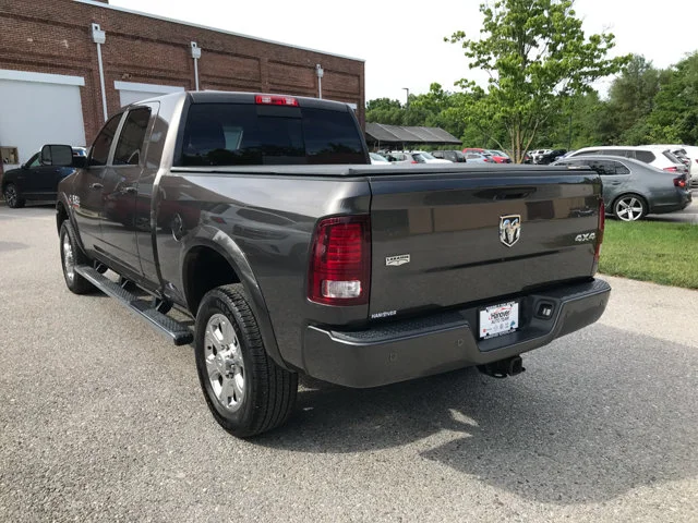 Used 2018 Granite Crystal Metallic Clearcoat Ram Laramie image 5