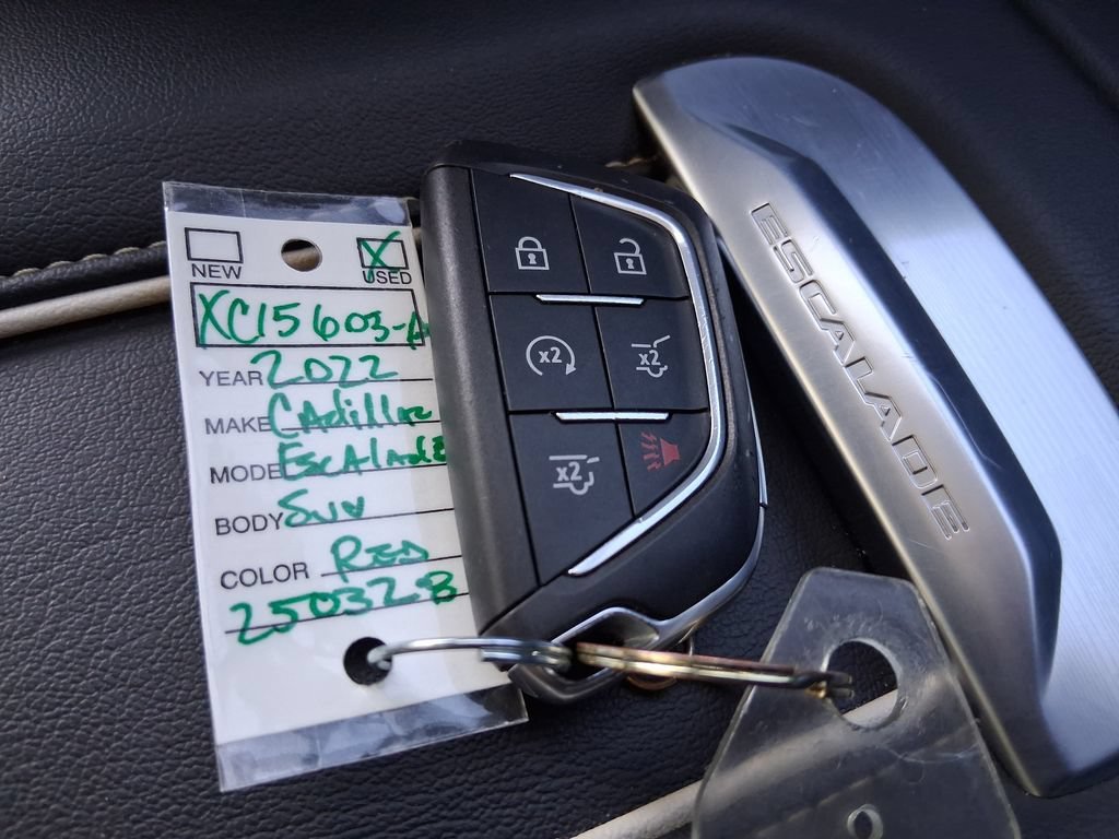 Used 2022 INFRARED TINTCOAT Cadillac Premium Luxury image 27
