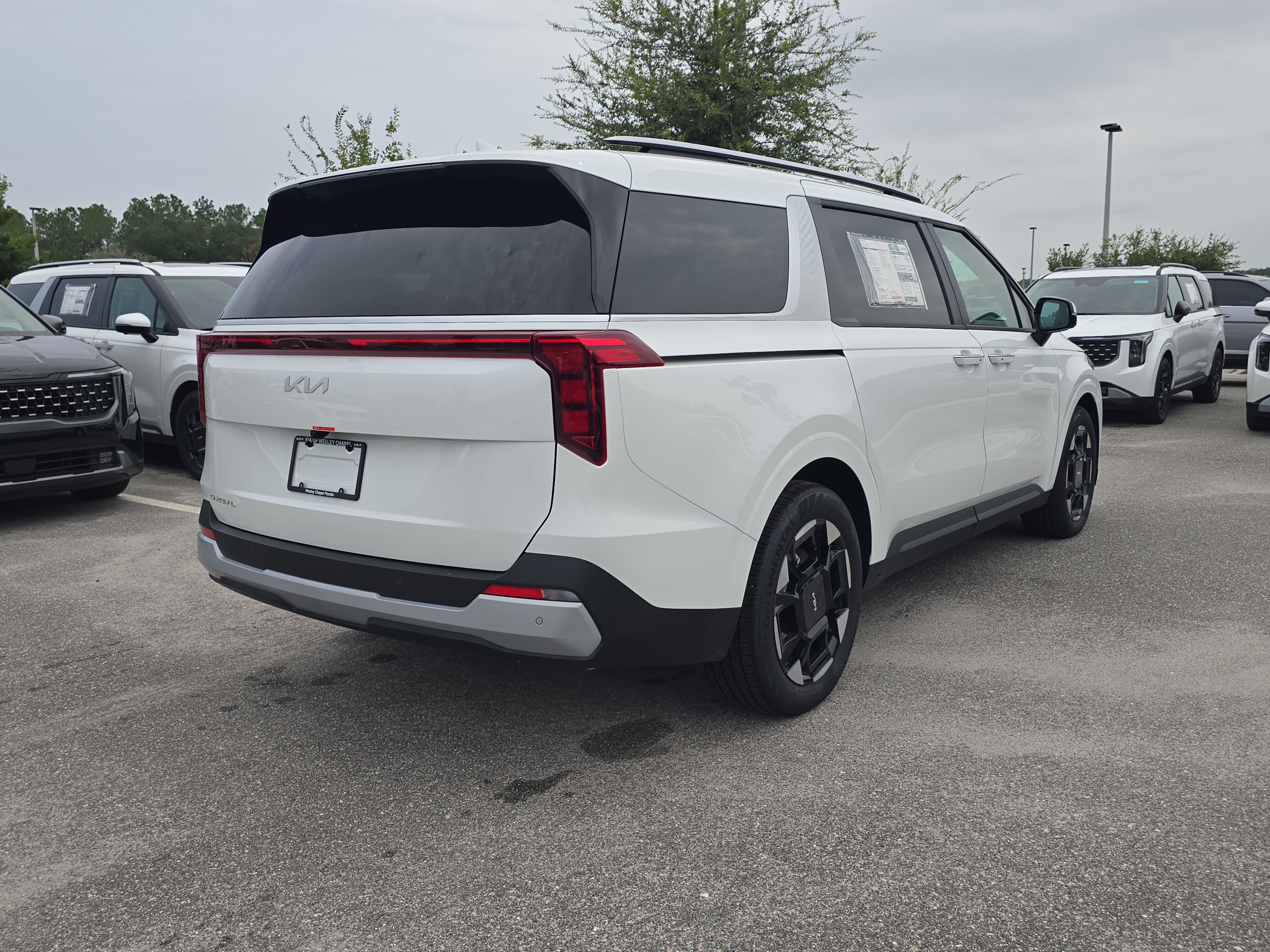 New 2026 Snow White Pearl Kia EX image 8
