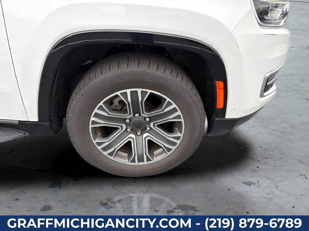 Used 2024  Jeep Series II image 33