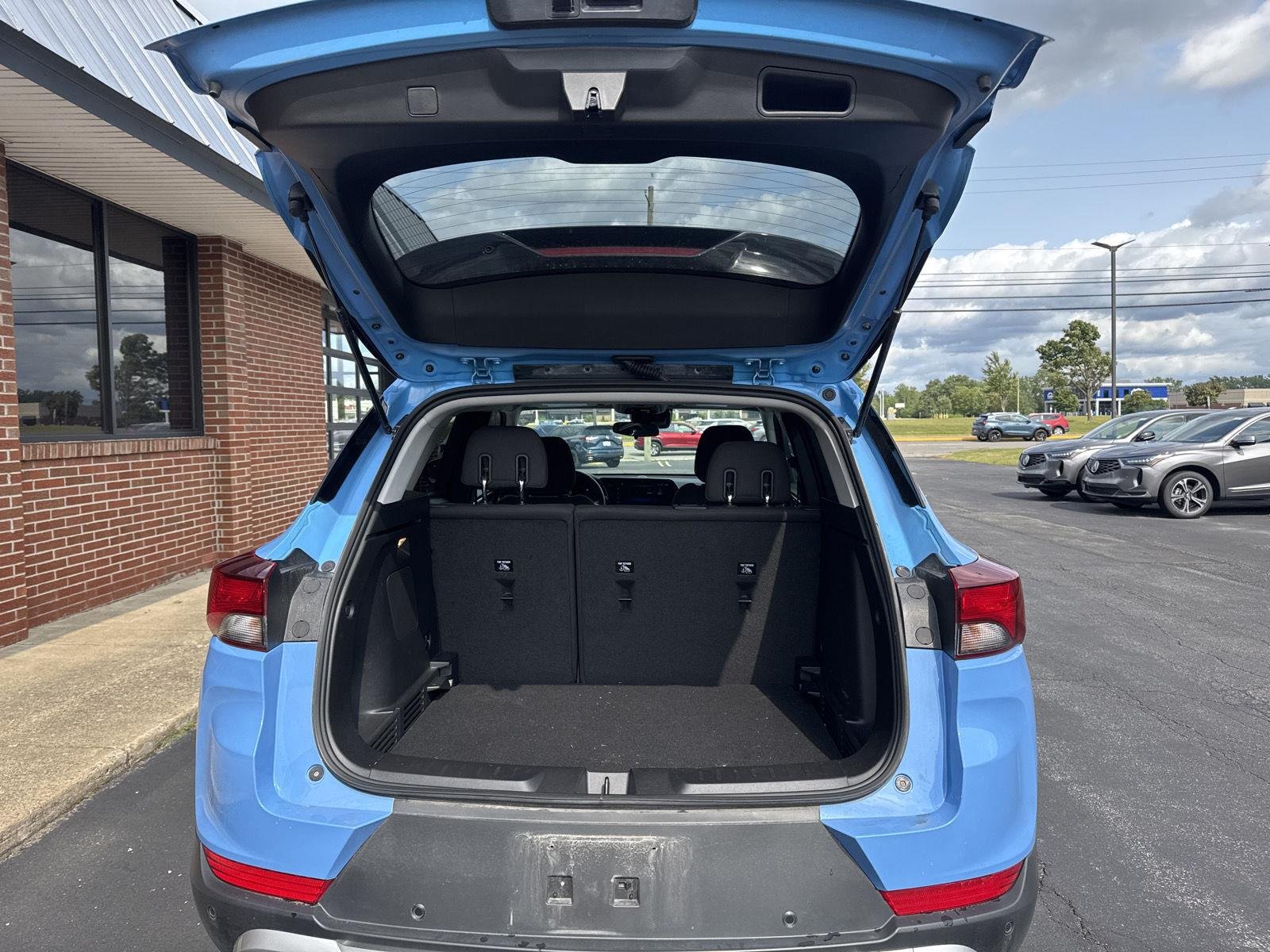 Used 2024 Fountain Blue Chevrolet LT image 7