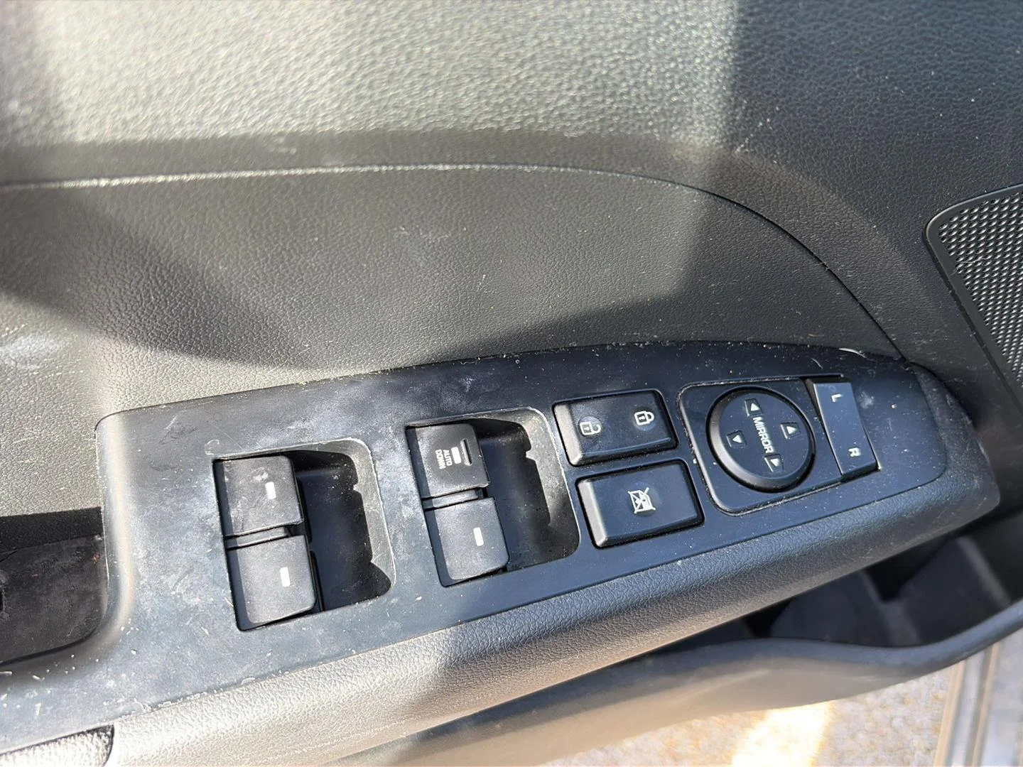 Used 2019 Machine Gray Hyundai SE image 7