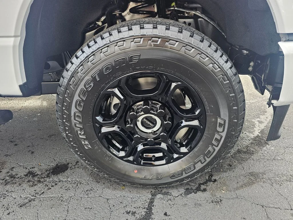 New 2026 Oxford White Ford F-350® XL image 9