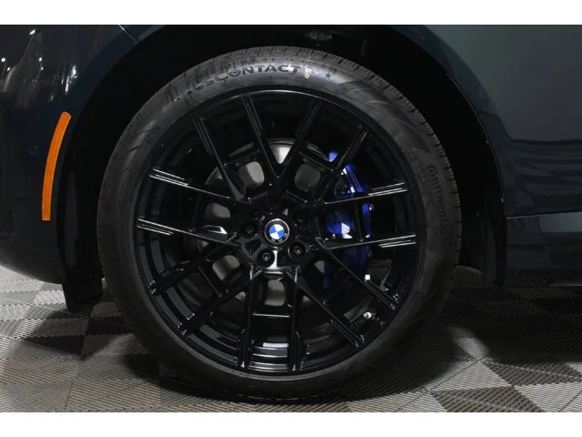 New 2027 Vancouver Green Metallic BMW 40 xDrive image 12