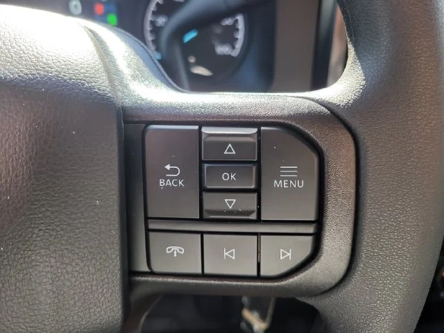 New 2027 Oxford White Ford XL 4WD CREW CAB image 27