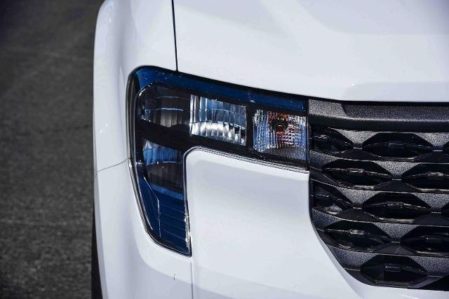 New 2026 Oxford White Ford XLT image 37