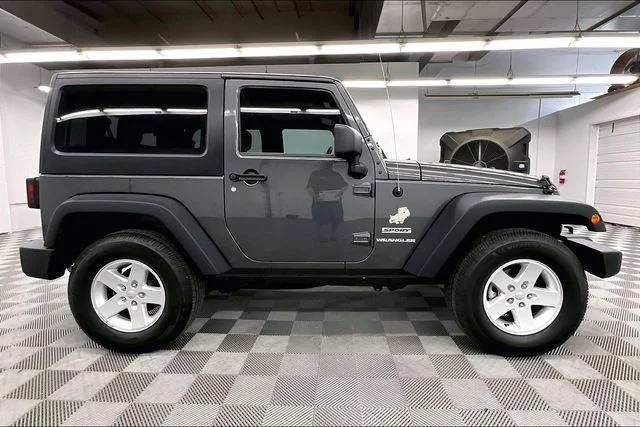 Used 2017 Granite Crystal Metallic Clearcoat Jeep Sport image 16