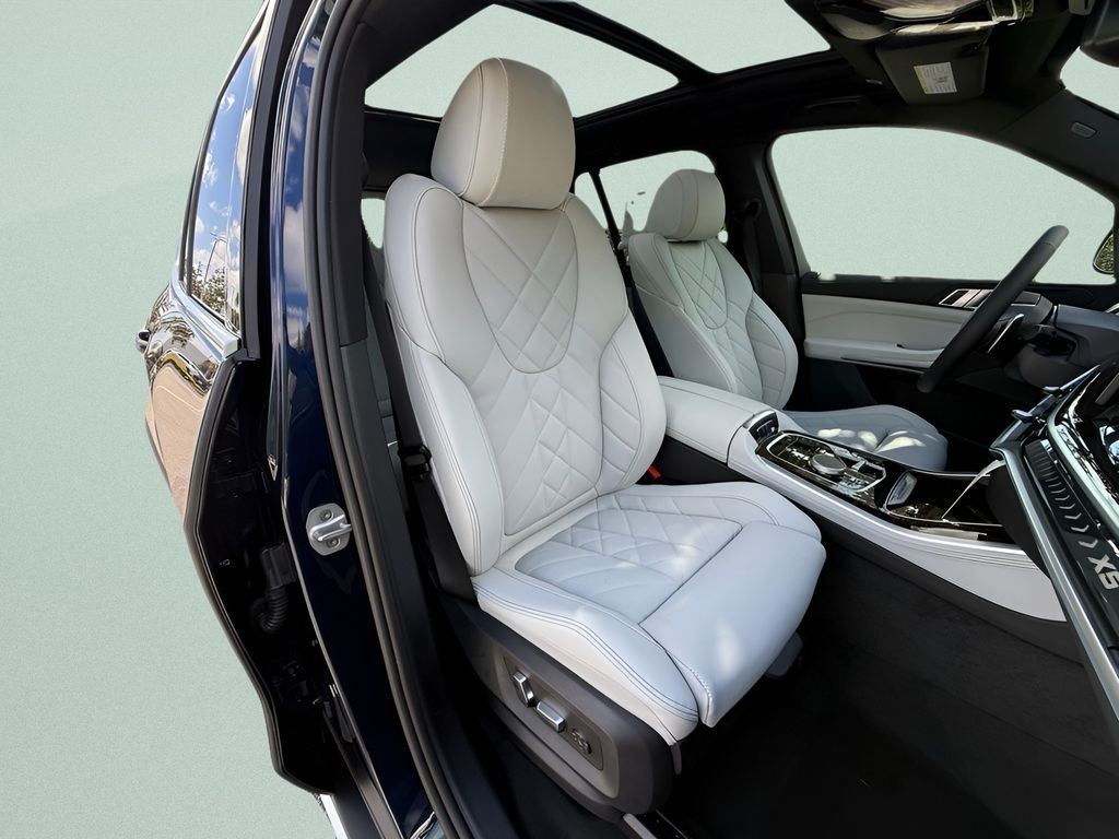 New 2026 Tanzanite Blue II Metallic BMW xDrive40i image 25