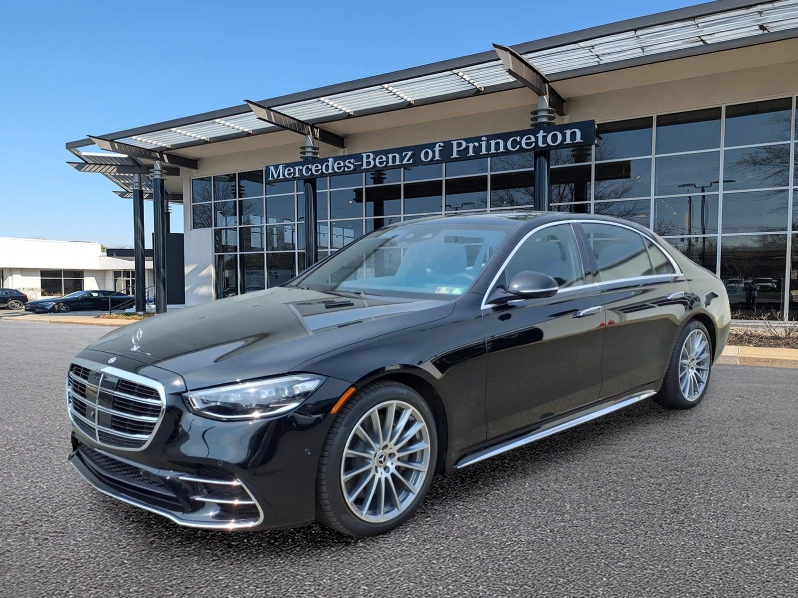 Certified Used 2023 Black Mercedes-Benz S 580 4MATIC® Sedan image 7