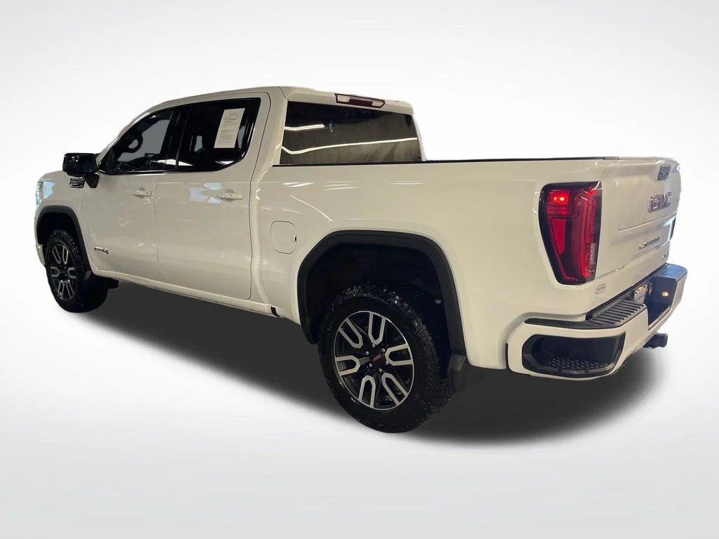 Used 2022 White GMC AT4 image 3