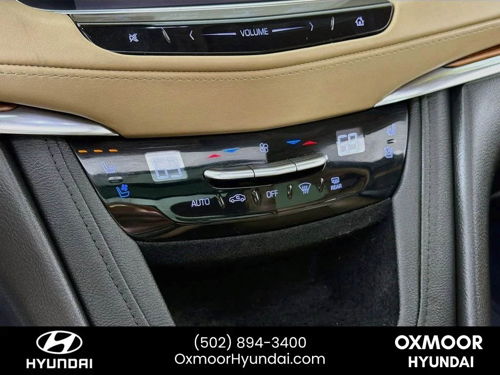 Used 2019 Crystal White Tricoat Cadillac Platinum AWD image 16