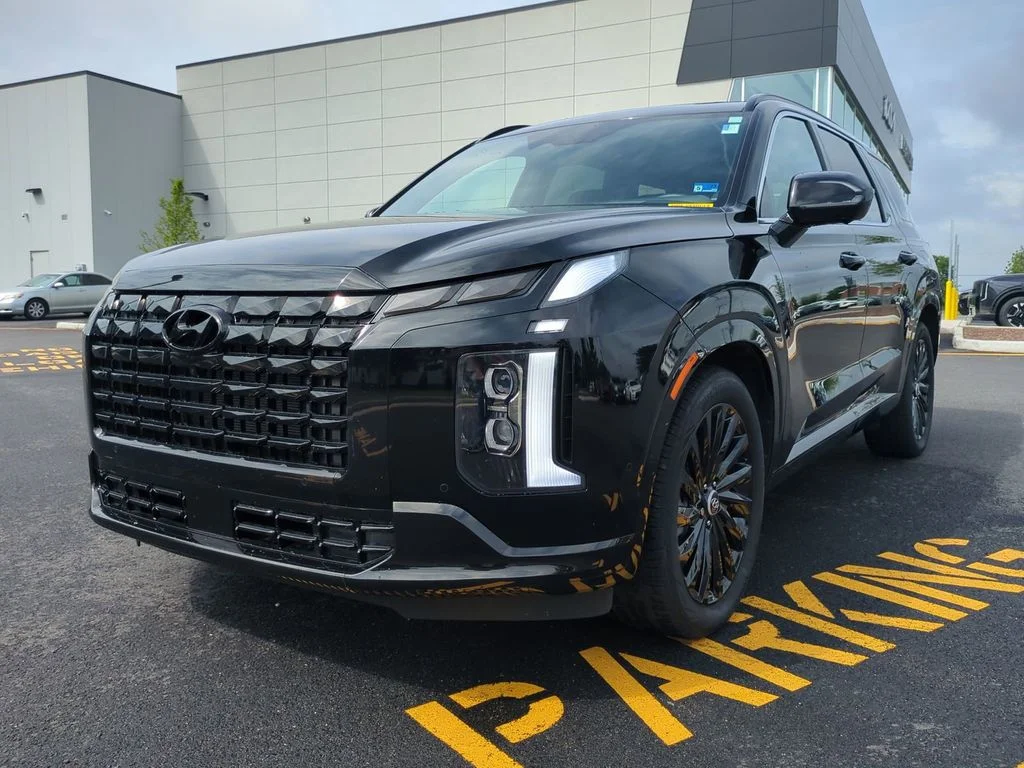 Used 2025 Black Hyundai Calligraphy Night Edition image 8