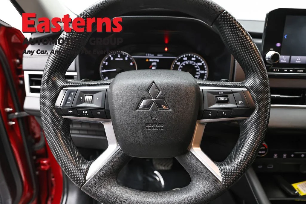 Used 2024 Red Mitsubishi ES image 10