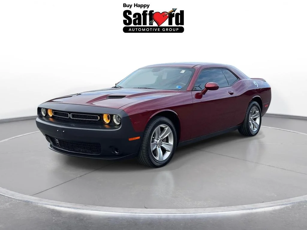 Used 2019 Red Dodge SXT image 1