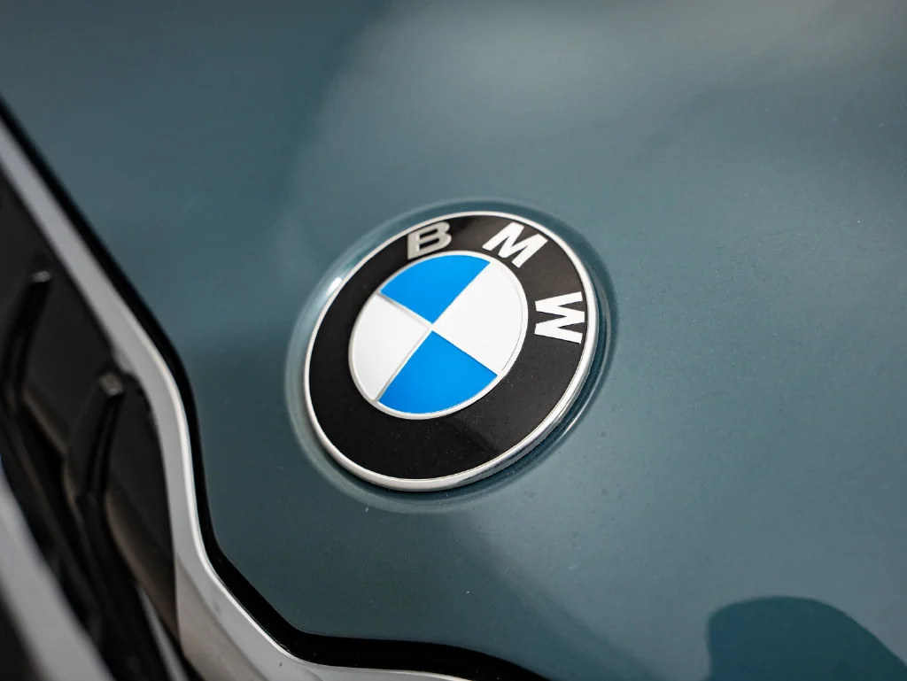 Used 2023 Cape York Green Metallic BMW xDrive28i image 3