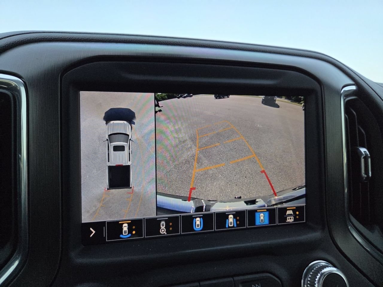 Used 2021 ONYX BLACK GMC AT4 image 13