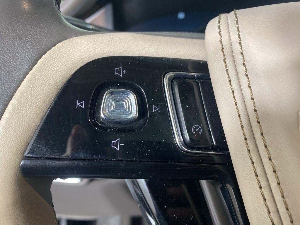 Used 2022 Green Metallic Lincoln Reserve image 24