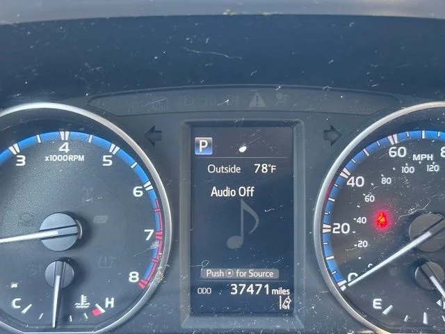Used 2017 Silver Toyota XLE image 13