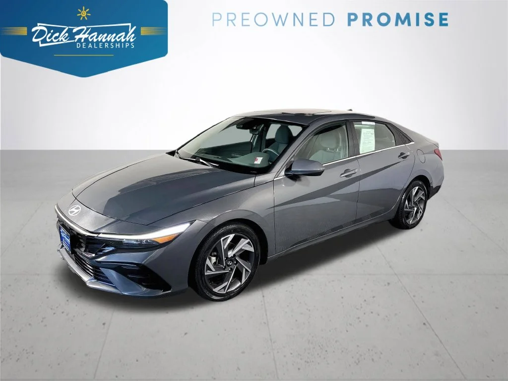 Used 2025 Gray Hyundai SEL Convenience image 1