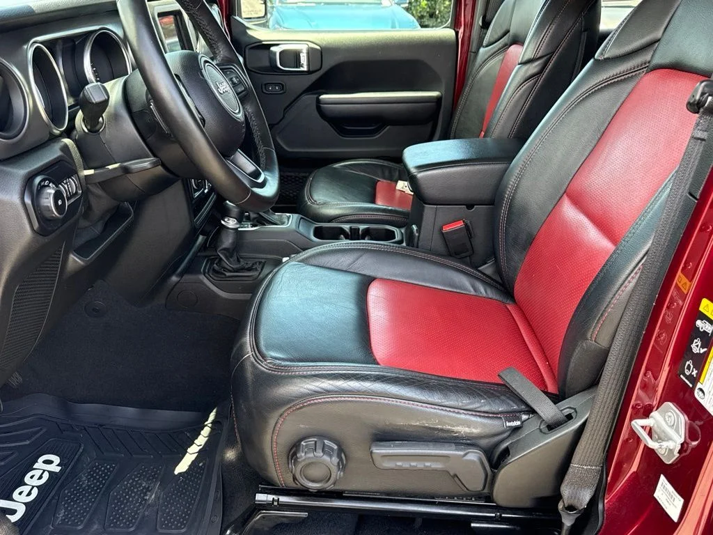 Used 2021  Jeep Unlimited Willys image 19
