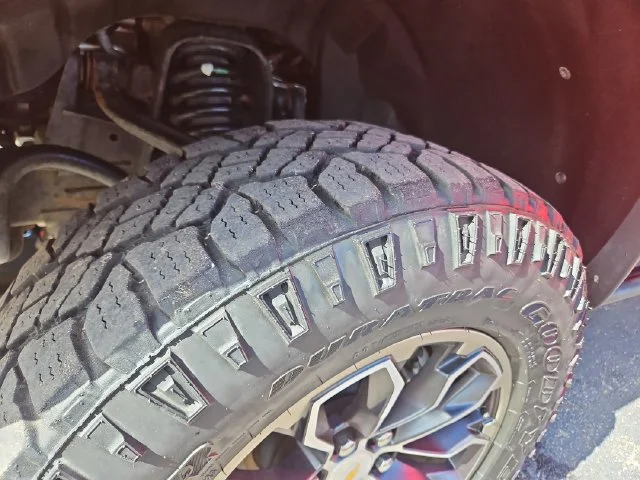Used 2019 RED HOT Chevrolet 4WD ZR2 image 26