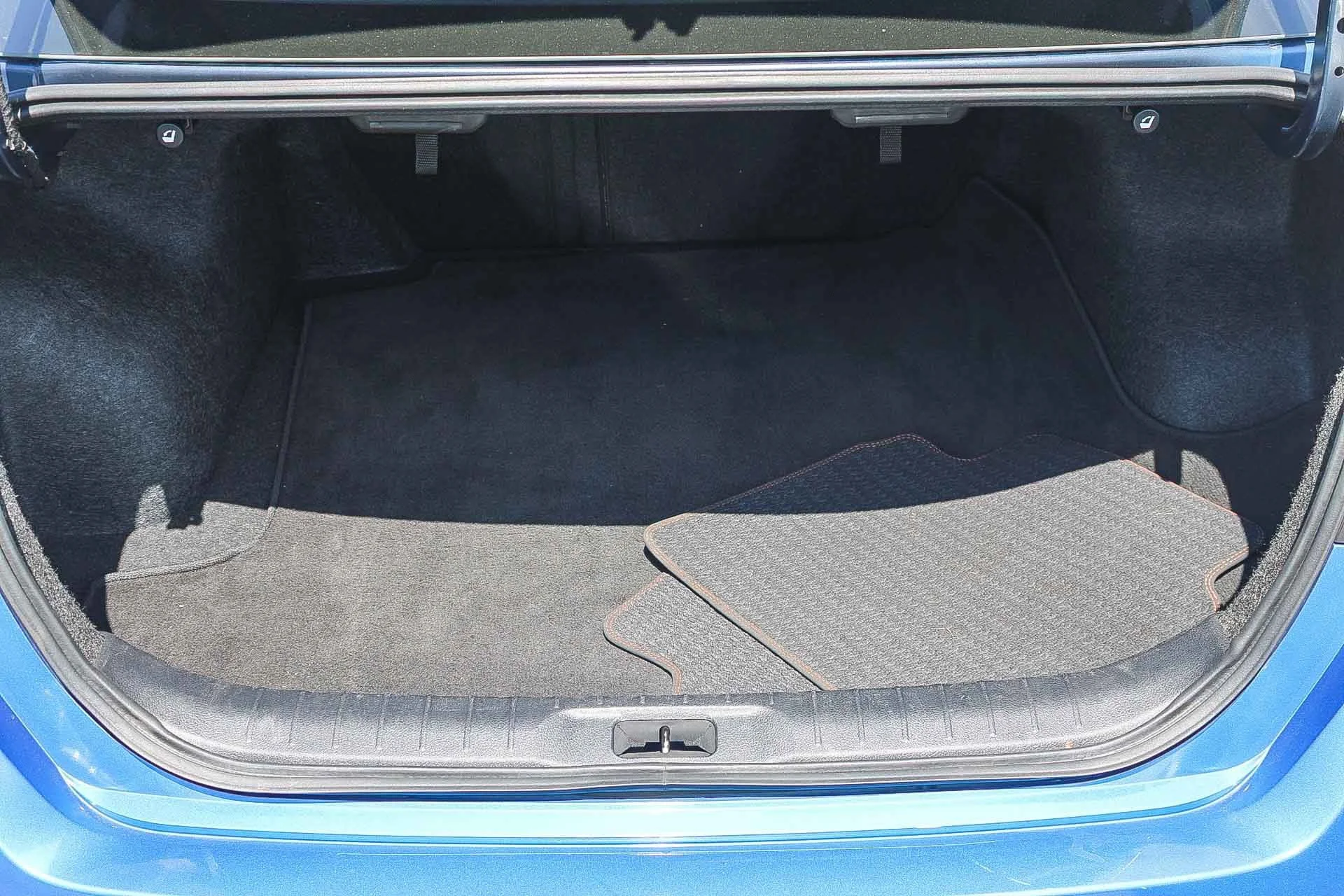 2025 Nissan Altima SR - Photo 25