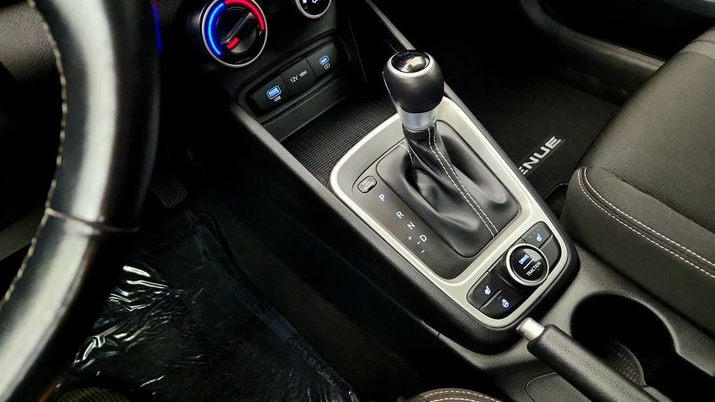 Used 2023 Black Noir Pearl Hyundai SEL IVT image 16