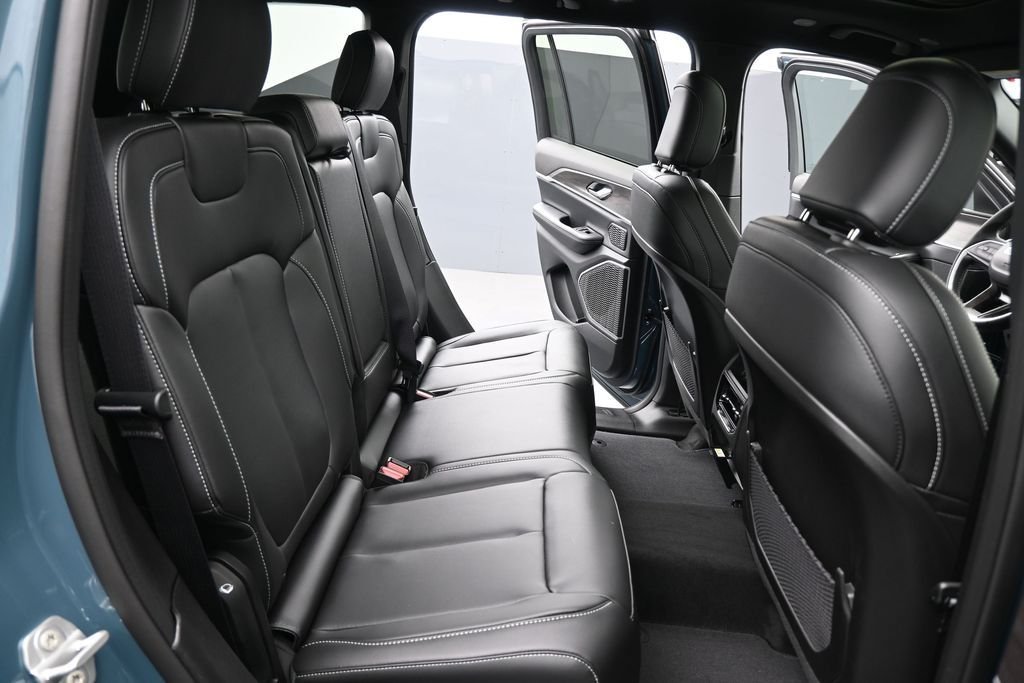 New 2026 Steel Blue Exterior Paint Jeep Limited image 29