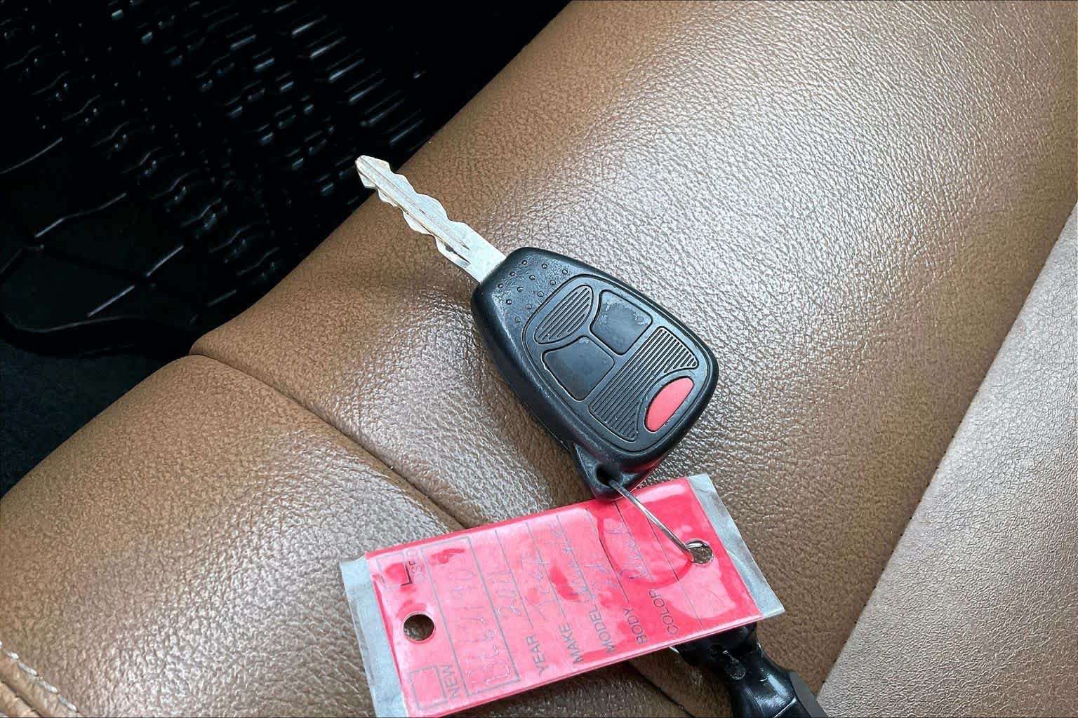 Used 2011 Black Clearcoat Jeep Mojave image 11